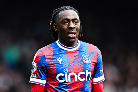 إيزي، لاعب فريق كريستال بالاس، ينجح في تحقيق انتصار تاريخي في نهائي كأس الاتحاد الإنجليزي ضد مانشستر سيتي