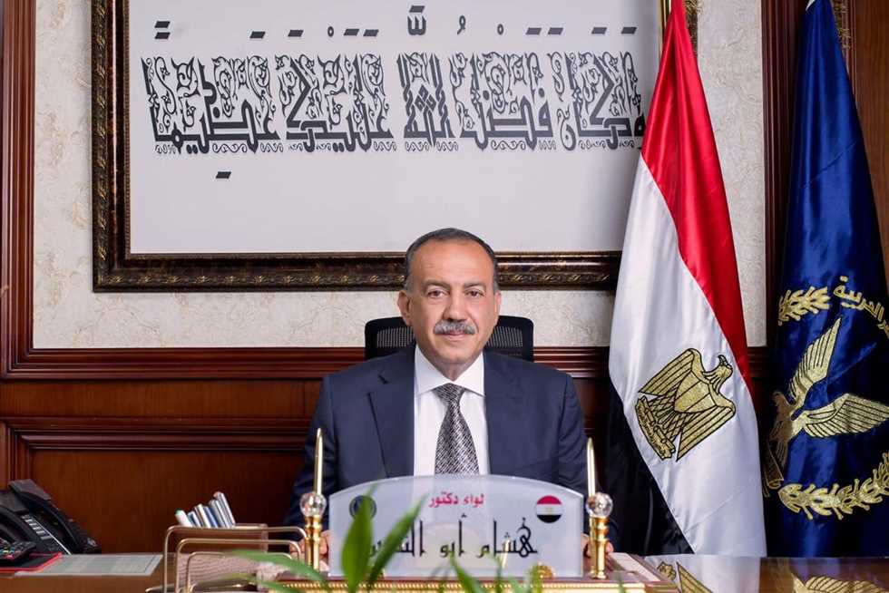 محافظ أسيوط يبهر المواطنين بالكشف عن مبادرات جديدة 