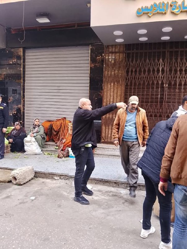 محافظ أسيوط يوجه بتكثيف حملات إزالة الإشغالات ورئيس حي غرب يقود حملة مكبرة