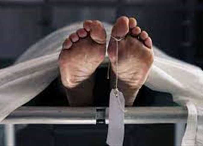 أقدم رجل في سوهاج على إنهاء حياة ابنته الأرملة، وذلك بسبب خلاف نشب بينهما إثر تجاوزها في الحديث معه.