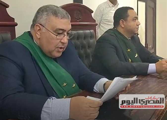 دفنه في غرفة النوم.. الحكم بالإعدام على ربة منزل وسائق بتهمة قتل زوجها في البحيرة