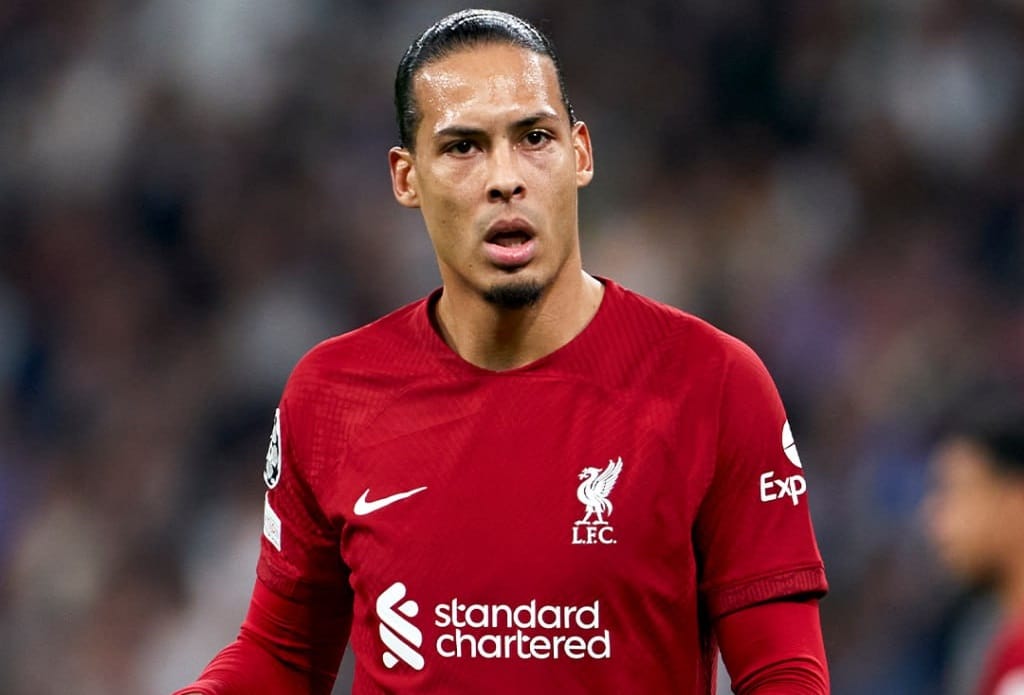 فان دايك خفّض من توقعات ليفربول بشأن الفوز بالرباعية بعد تأهل الفريق إلى نهائي كأس الرابطة