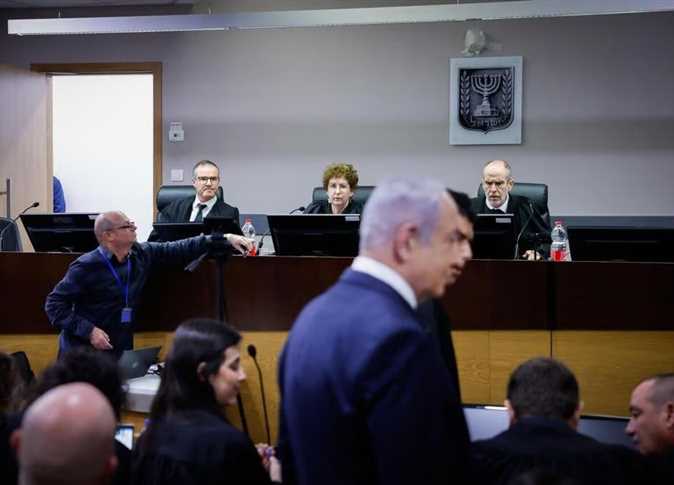 رئيس وزراء الاسرائيلي يقوم بالأدلاء بشهادته في القضية المعروفة إعلاميا بـ«الأموال القطرية» أو «قطر جيت»، وذلك وفقا لما نقلته القناة الـ12 العبرية.