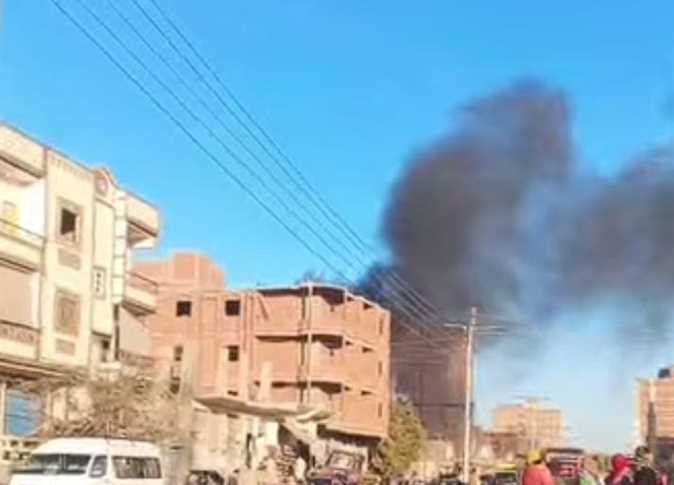 اندلع حريق هائل بوحدة سكنية بسبب ماس كهربائي