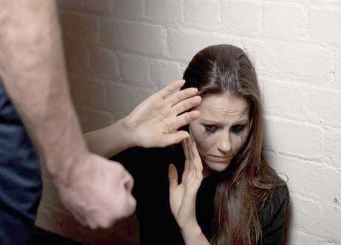 المشدد 15 عامًا لصاحب محل أصاب زوجته بعاهة مستديمة