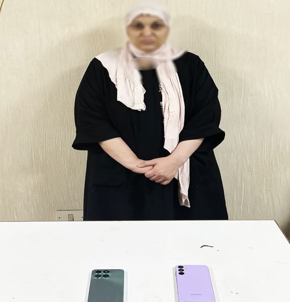 الداخلية تلقي القبض على صانعة محتوى بتهمة نشر فيديوهات كاذبة تتهم فنانة شهيرة بالاتجار في الأعضاء البشرية، بهدف زيادة المشاهدات وجني أرباح مالية. التفاصيل الكاملة هنا.