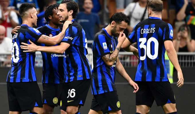 إنتر يثأر من فيورنتينا ويواصل المنافسة على اللقب