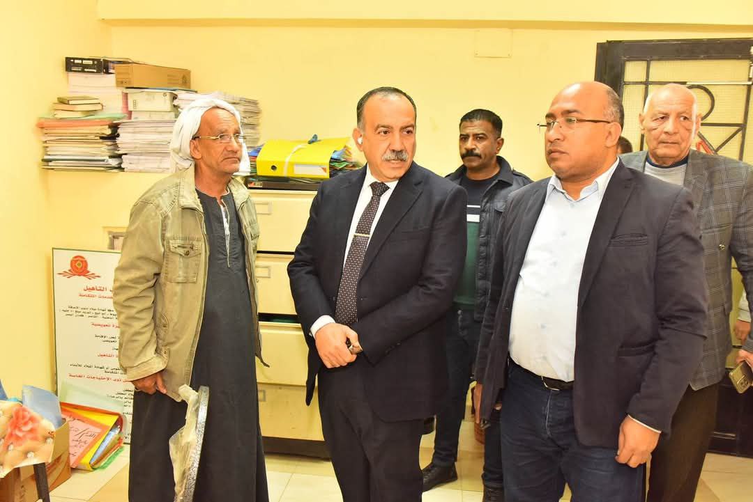 محافظ أسيوط يتفقد إدارة التضامن الاجتماعي بمركز الغنايم ويؤكد على تحسين جودة الخدمات للمواطنين