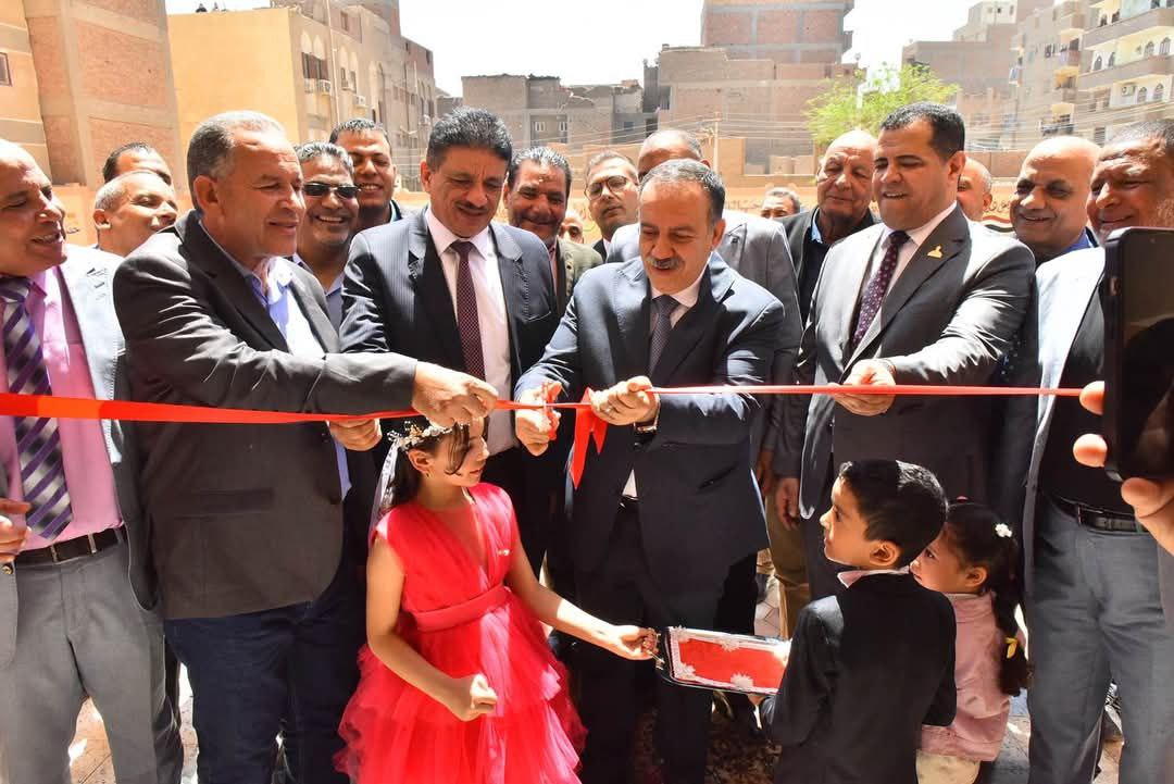 محافظ أسيوط يفتتح مدرسة الإعدادية الجديدة بنين بعد إحلالها كليًا بتكلفة 18 مليون جنيه ضمن احتفالات العيد القومي الـ226