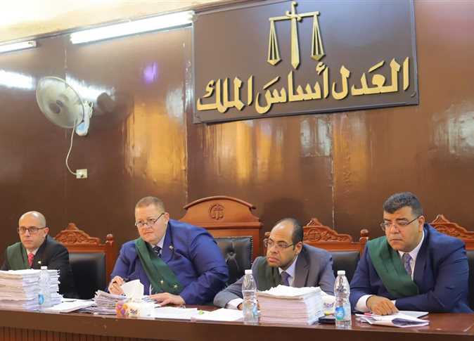 العزل والسجن 7 سنوات لموظف استولى على 16 مليون جنيه من أسطوانات الغاز بقنا