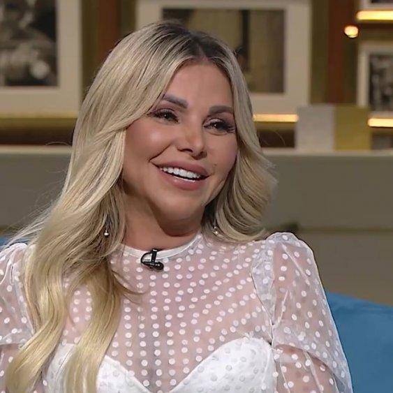 انهيار سقف يوقف حفلًا في الجيزة ويصيب رزان مغربي بجروح في الرأس.. تفاصيل الحادث الكامل