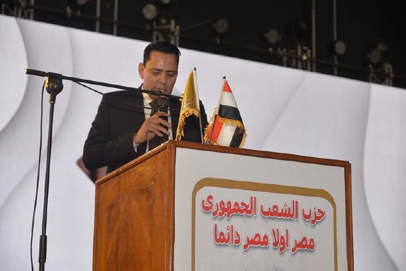 محافظ أسيوط وحزب الشعب الجمهوري يحتفلان بتجهيز 50 عروسًا وعريسًا