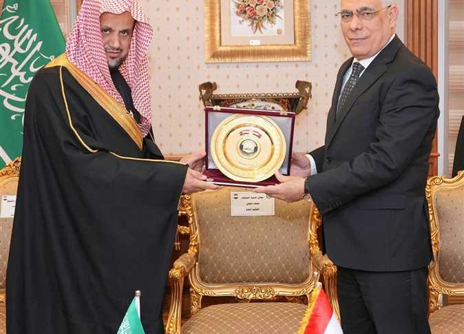 استقبل النائب العام نظيره السعودي لبحث سبل تطوير وتعزيز التعاون القضائي بين البلدين.