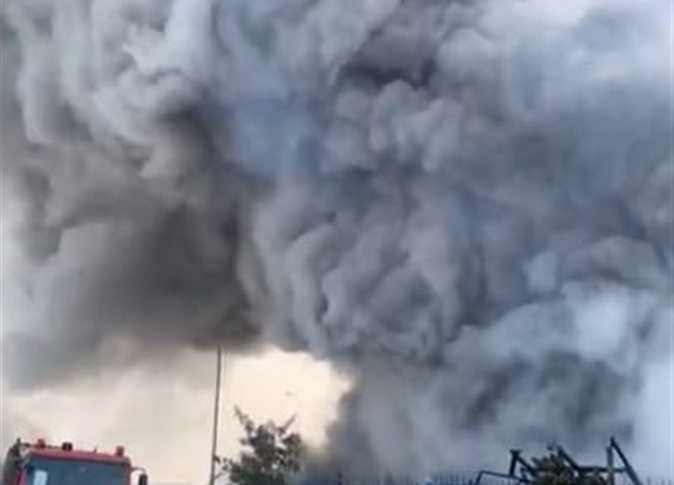 السيطرة على حريق في مخزن دعاية وإعلان بمدينة العبور