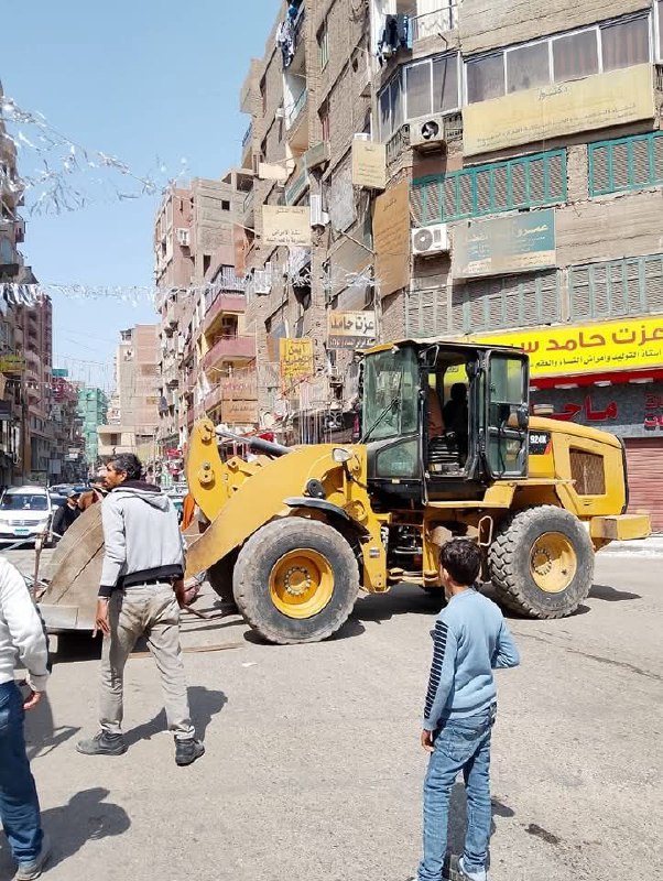 محافظ أسيوط يوجه بتكثيف حملات إزالة الإشغالات ورئيس حي غرب يقود حملة مكبرة