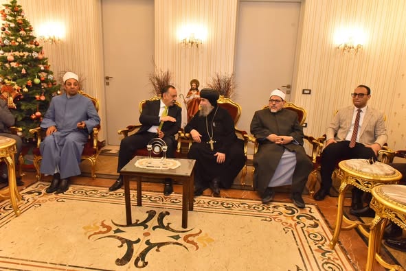 محافظ أسيوط يواصل جولاته لتهنئة الأقباط بعيد القيامة المجيد وسط أجواء من المحبة والوحدة الوطنية