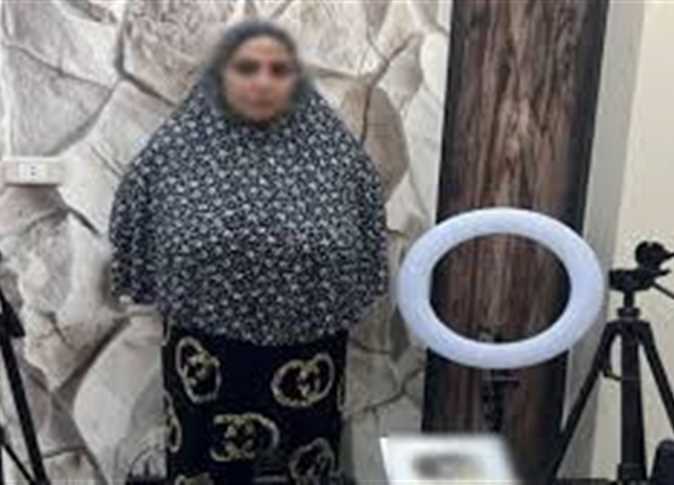 قرار عاجل من النيابة العامة بخصوص البلوجر نعمة أم إبراهيم.. تهمتان لصانعة المحتوى 