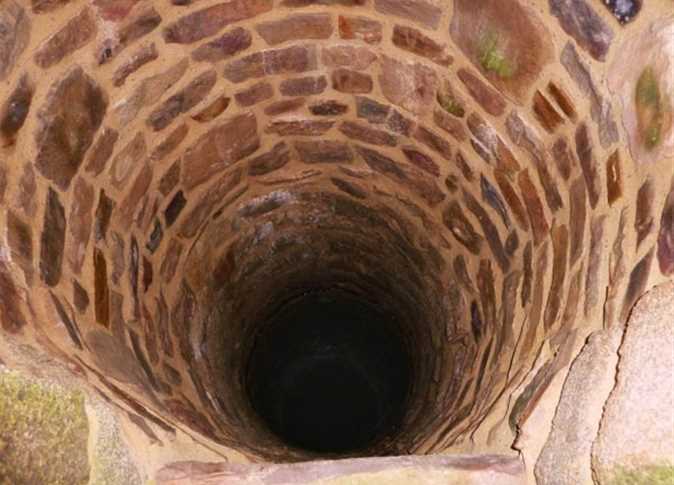 سقوط طفل في بئر مهجورة بإحدى ضواحي مدينة الدار البيضاء.