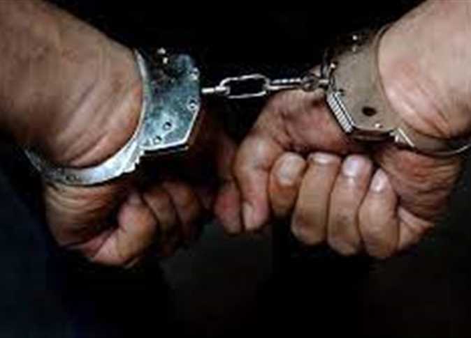 عامل يطلق النار على ابن عمه بسلاح خرطوش خلال شجار حول ملكية منزل