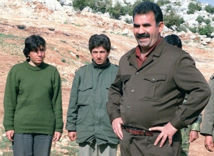 أعلنت ميليشيات حزب العمال الكردستاني عن وقف إطلاق النار تجاوبًا مع دعوة من زعيمها المسجون