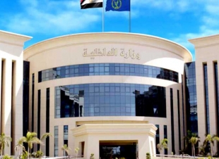 ضبط حائزي ومتجري المواد المخدرة والأسلحة
