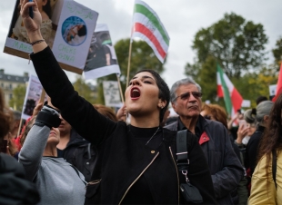 رفع طالبة مؤيدة لفلسطين وتحمل الإقامة الدائمة في الولايات المتحدة دعوى قضائية في محاولة لمنع ترحيلها