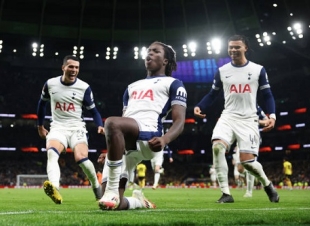 مانشستر يونايتد وتوتنهام ورينجرز يتأهلون إلى دور الـ16 من الدوري الأوروبي