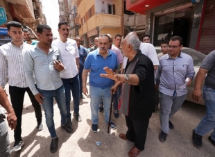 محافظ أسيوط يتابع ميدانيًا أعمال تطوير ميدان المجاهدين وشارع 26 يوليو ضمن خطة العام المالي الجديد