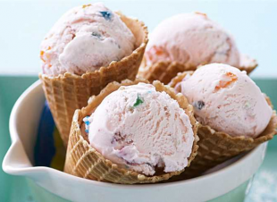 معايير النظافة والسلامة في تصنيع الآيس كريم