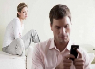 أمام محكمة الأسرة.. موظفة تطالب بإثبات زواجها العرفي من مديرها وزوجته الأولى: اكتشفت صورا خاصة على موبايله