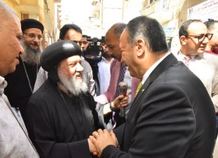محافظ أسيوط يواصل جولاته لتهنئة الأقباط بعيد القيامة المجيد وسط أجواء من المحبة والوحدة الوطنية