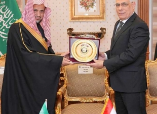 استقبل النائب العام نظيره السعودي لبحث سبل تطوير وتعزيز التعاون القضائي بين البلدين.