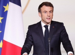 يؤكد ماكرون أن الرئيس الأوكراني زيلينسكي هو الشخص الوحيد القادر على التفاوض لتحقيق السلام في بلاده