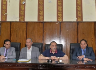  محافظ أسيوط يعقد اجتماعًا موسعًا استعدادًا لامتحانات نهاية العام الدراسي 2024/2025 ويوجّه بتطبيق صارم للضوابط القانونية لمكافحة الغش