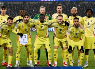 يعبّر آيندهوفن عن أسفه للخسارة غير المبررة في مباراة دوري أبطال أوروبا ضد يوفنتوس